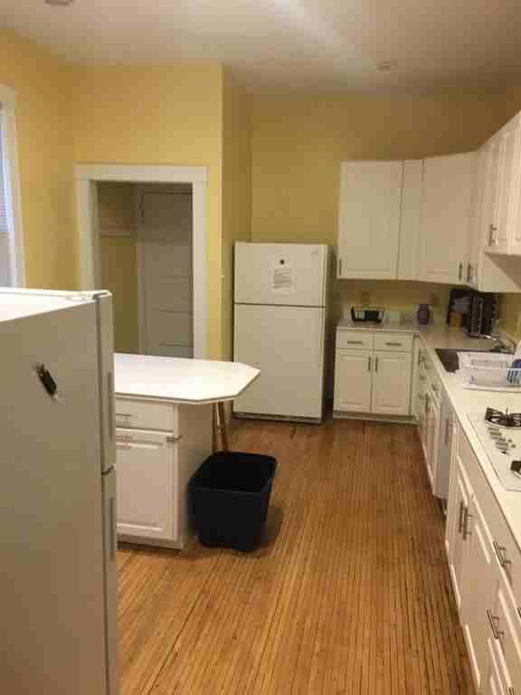 2704 N Hackett Ave - Photo 7 of 8