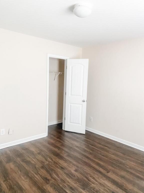 105 Sutton Dr - Photo 3 of 25