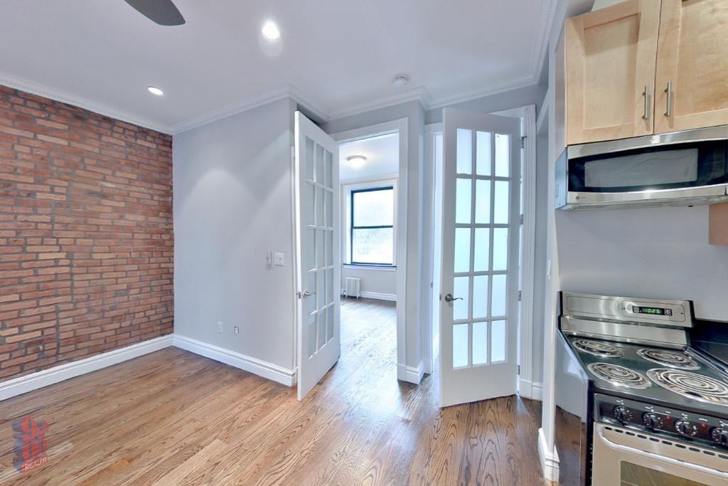 E 35th St #53 - Photo 5 of 10