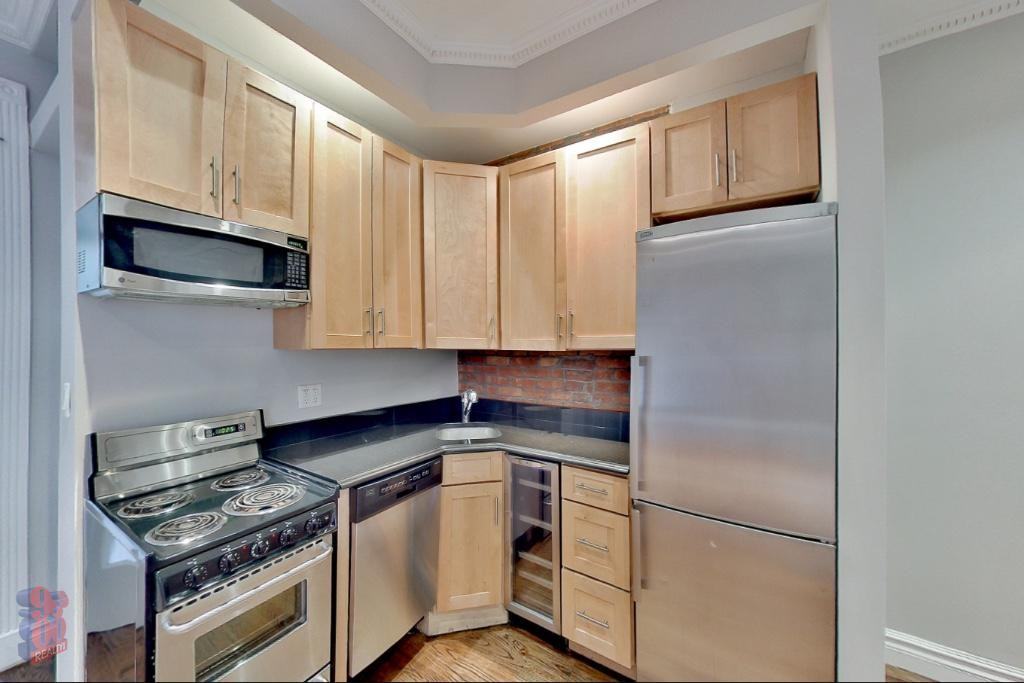 E 35th St #53 - Photo 2 of 10