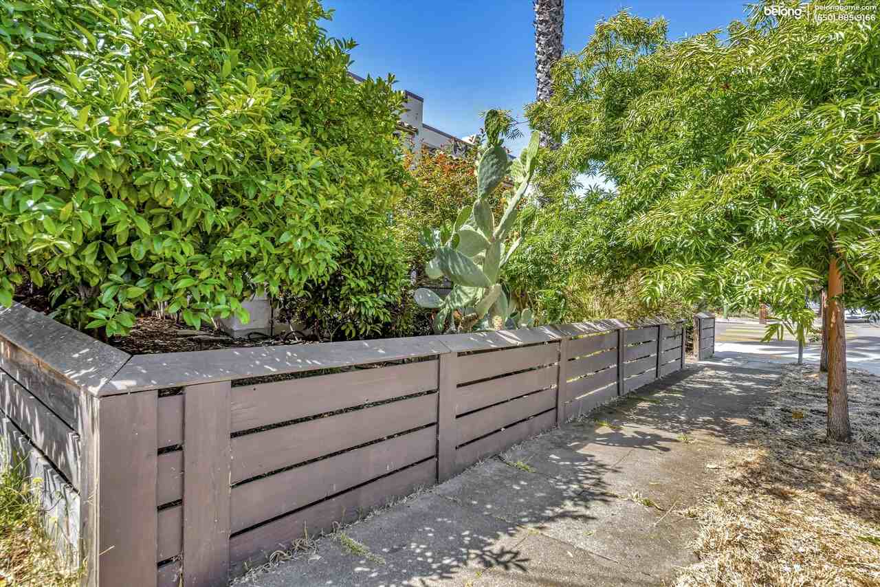 899 54th St - Photo 2 of 26