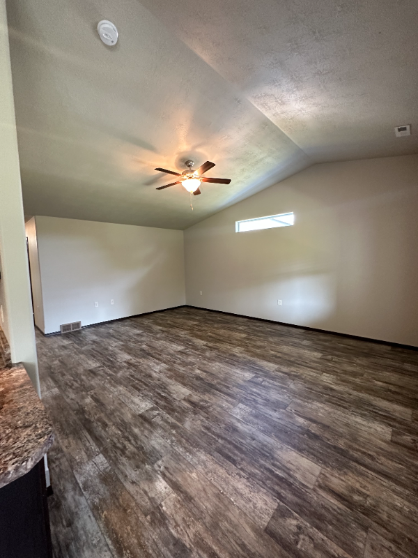 7524 S Beal Ave - Photo 2 of 10