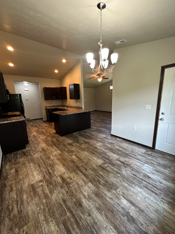 7524 S Beal Ave - Photo 3 of 10