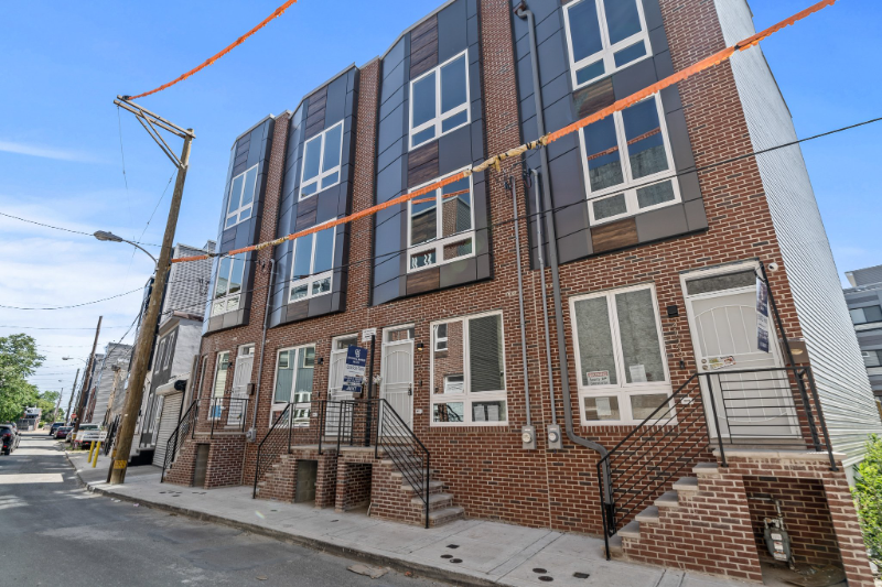 2123 N Fairhill St #B - Photo 3 of 38