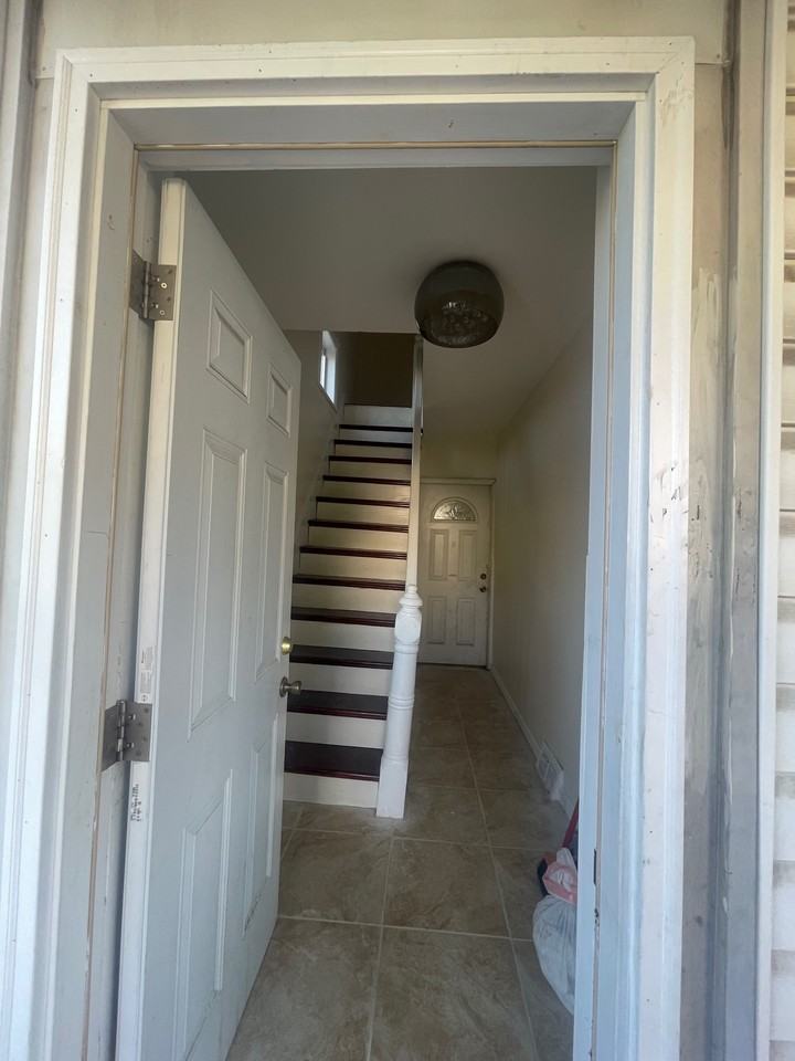 166 Simonson Ave #1 - Photo 2 of 17