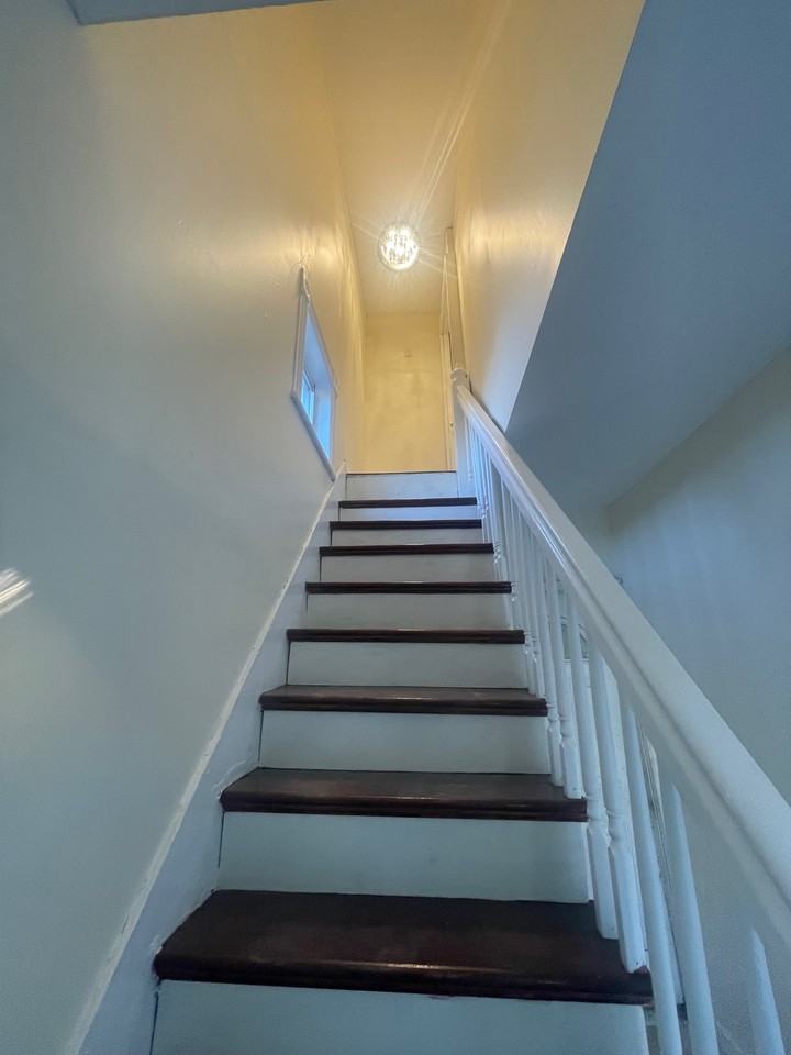 166 Simonson Ave #1 - Photo 3 of 17