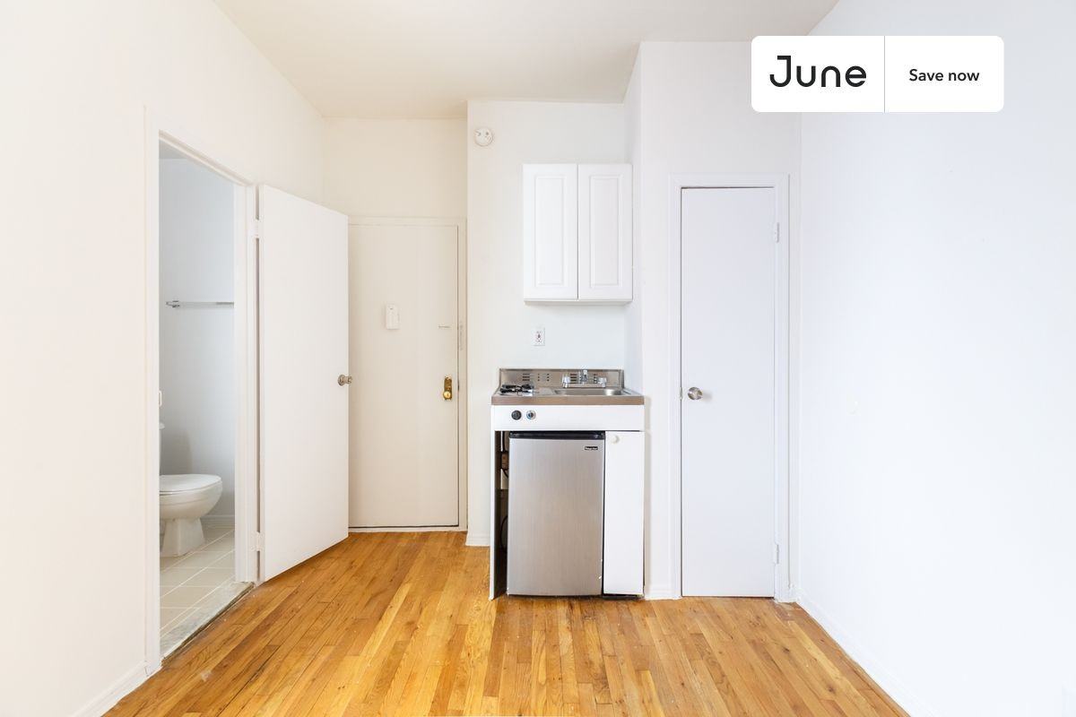 248 W 64th St #4F - Photo 4 of 9