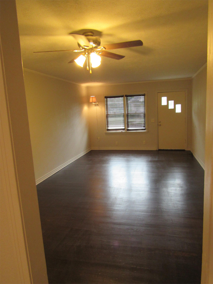 412 W Prescott Ave #2 - Photo 4 of 10