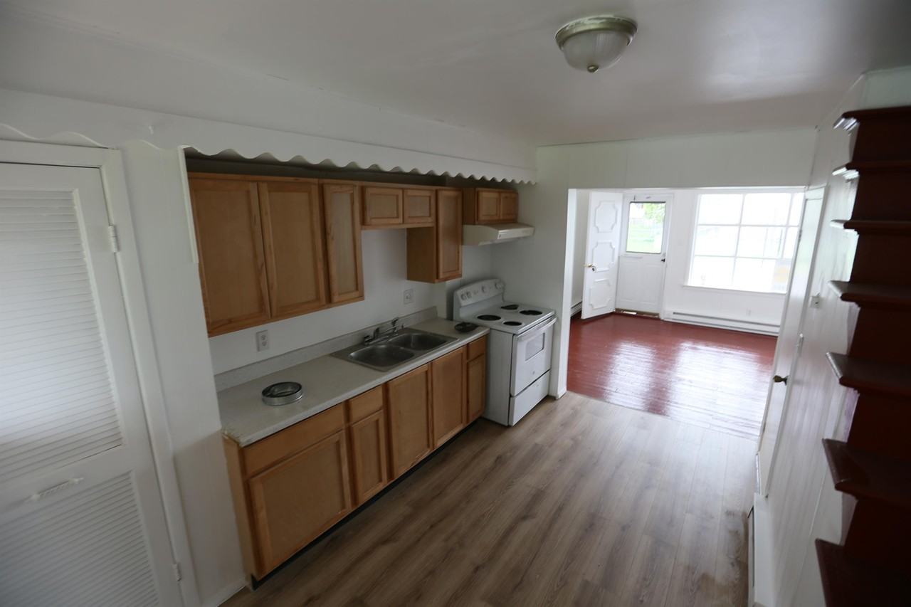 437 East Ave #1 - Photo 2 of 24