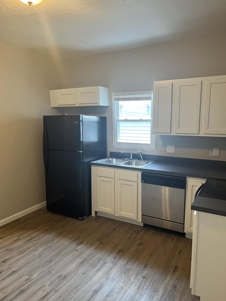 411 Morgan Ave #1 - Photo 6 of 11