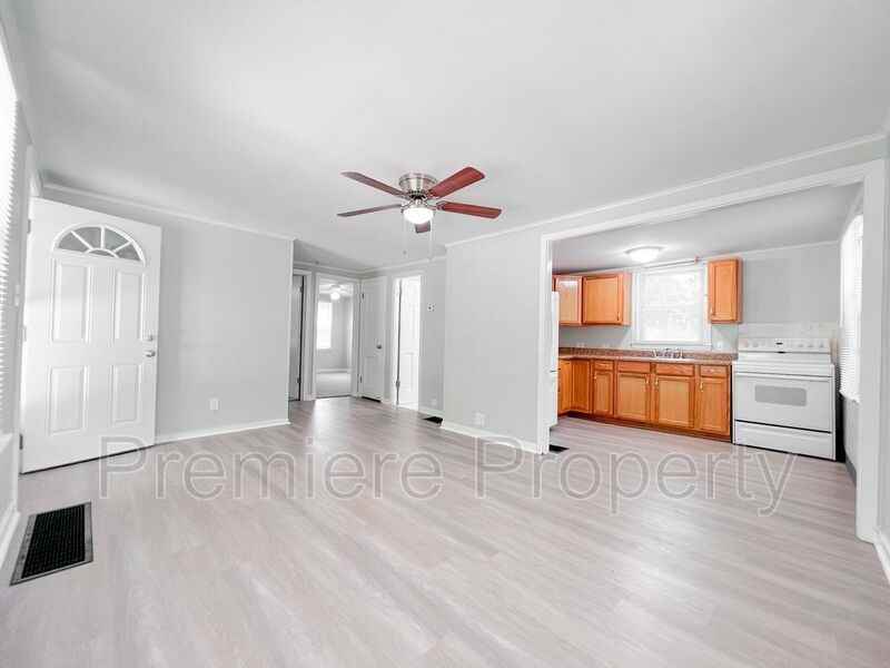 3818 Crescent Ave - Photo 3 of 10