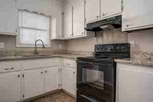 324 Lexington St - Photo 1 of 1