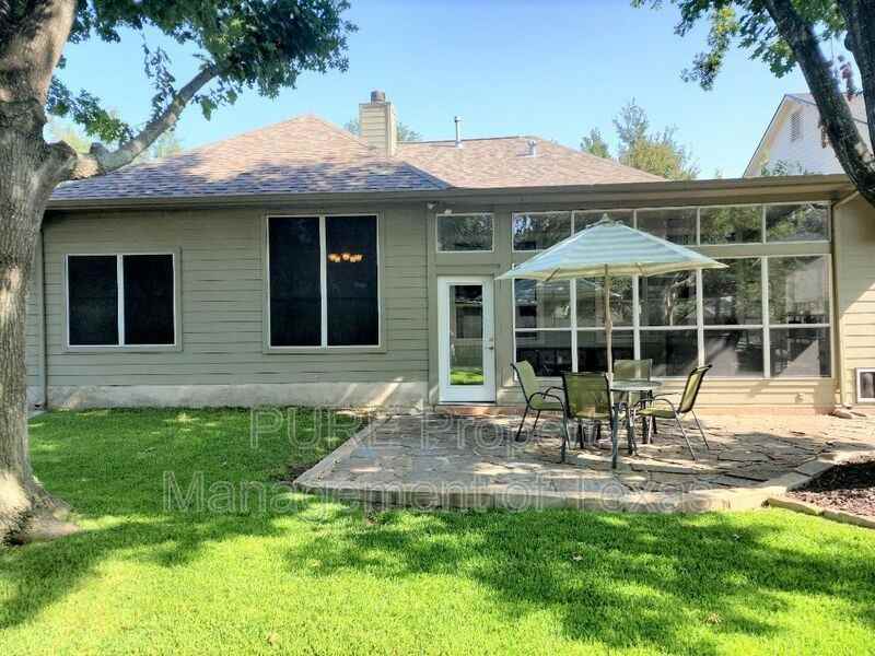 102 Trotter Dr - Photo 2 of 33