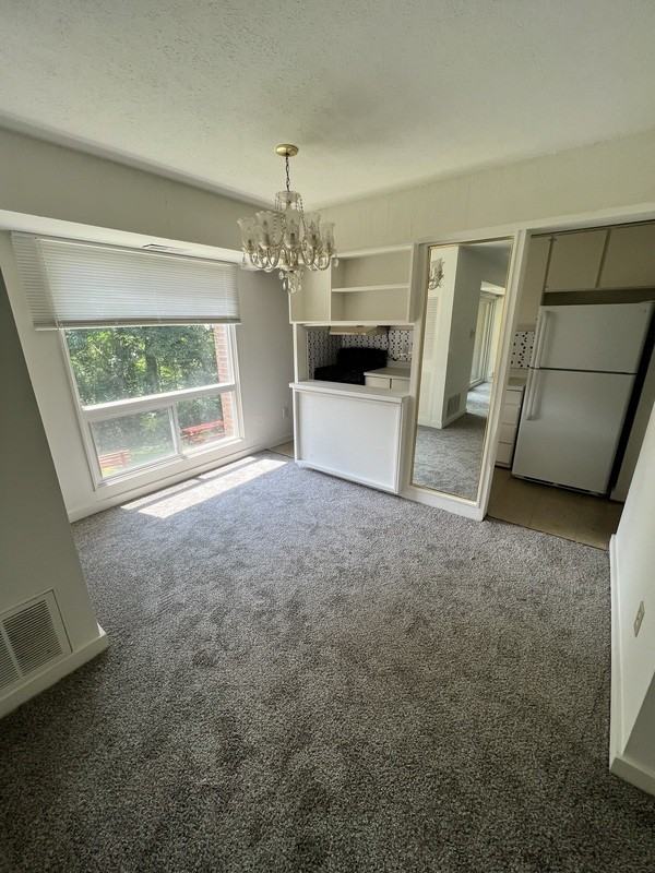 5212 Castlewood Rd #D - Photo 2 of 12