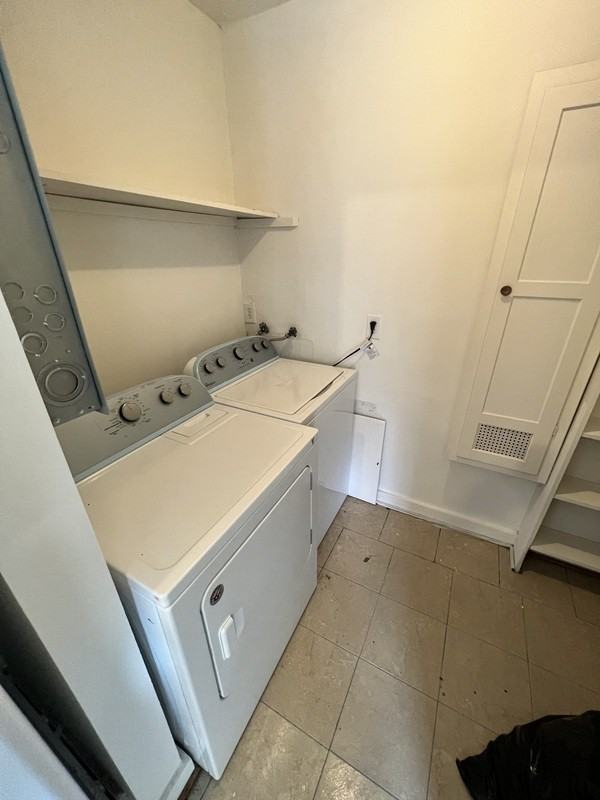 5212 Castlewood Rd #D - Photo 4 of 12