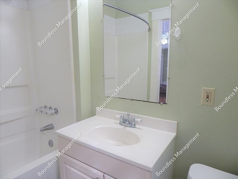 742 Lake Ave Ne - Photo 7 of 14