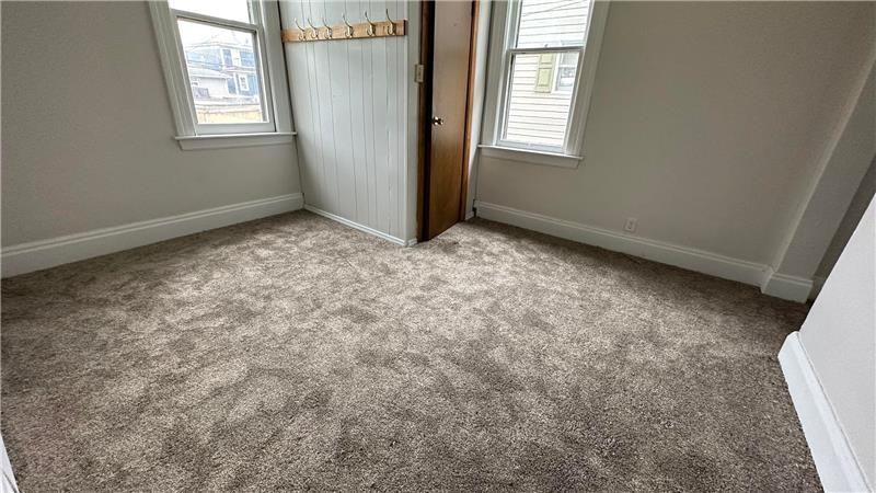 419 Warwood Ave - Photo 2 of 6