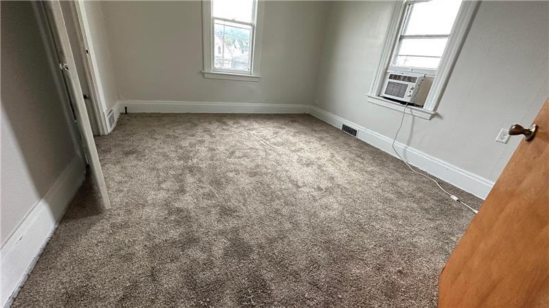 419 Warwood Ave - Photo 3 of 6