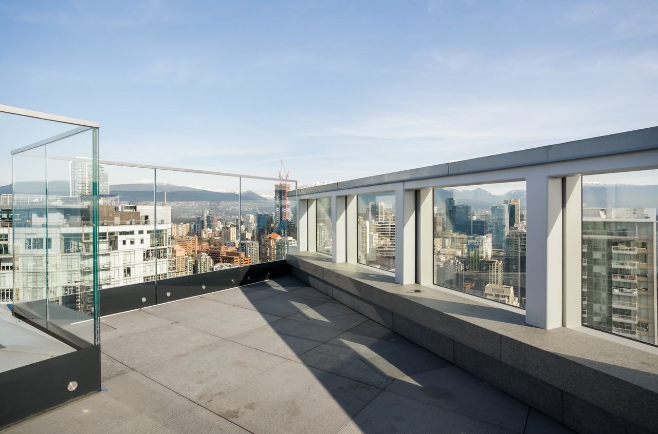 Charleson Penthouse - Photo 2 of 50