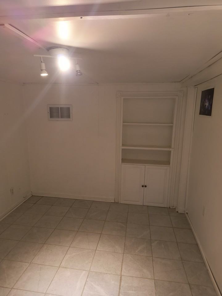 33 Little Boulevard # - Photo 3 of 5