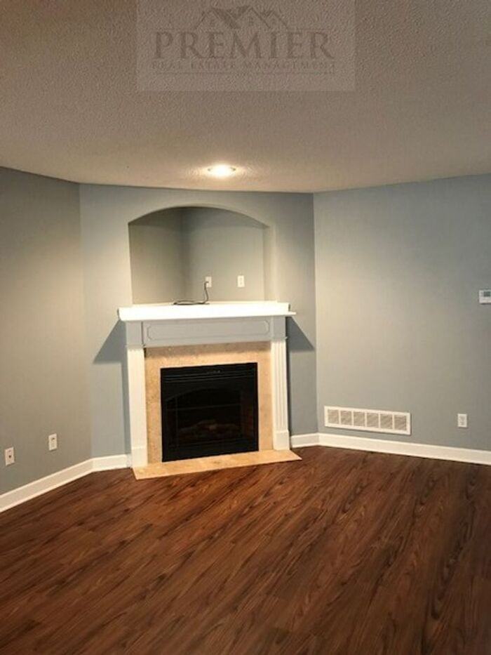 904 Sw Peach Tree Ln - Photo 2 of 18