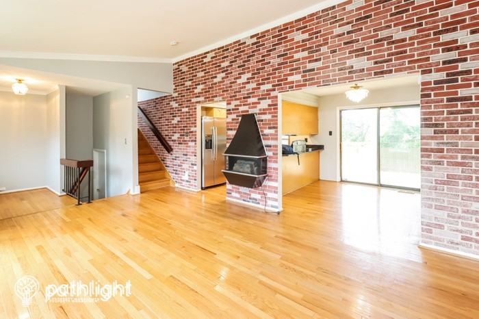 2412 Mary Pl - Photo 2 of 19