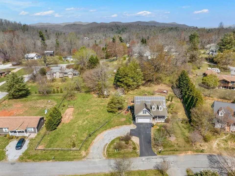 480 Meadow View Dr #NA - Photo 3 of 22