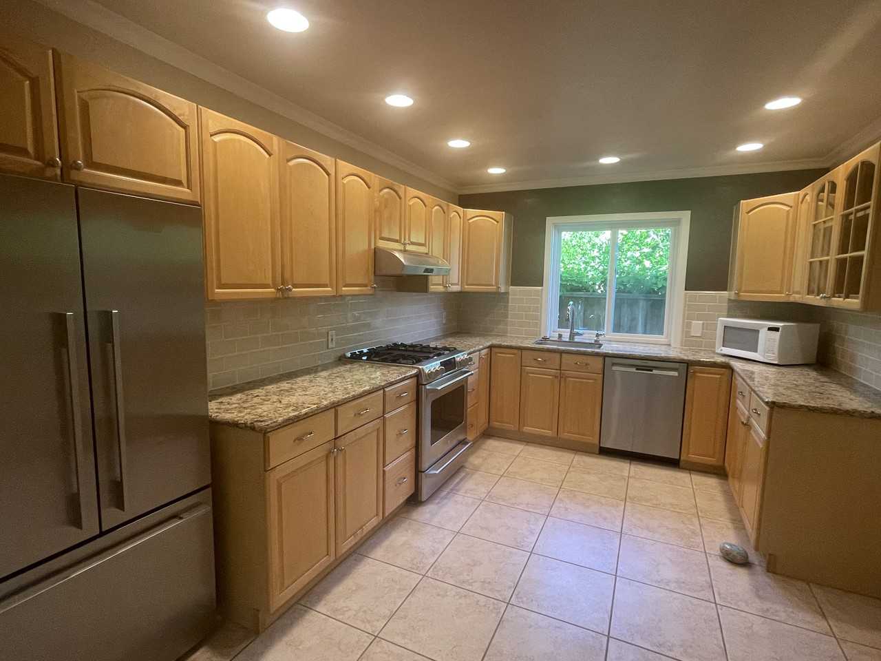 2493 Fernwood Ave #NA - Photo 3 of 16