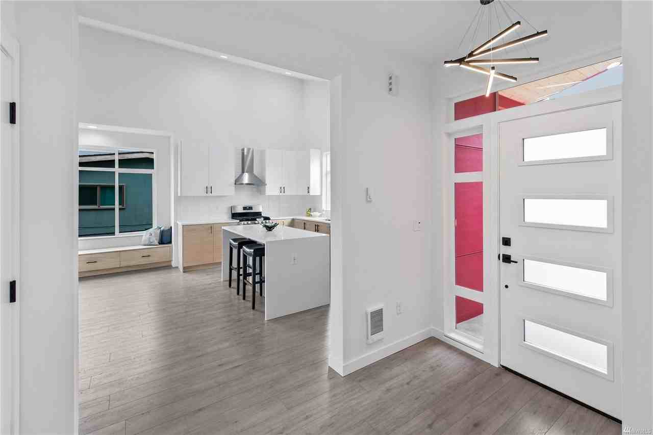 514 Canal Dr Ne #NA - Photo 3 of 34