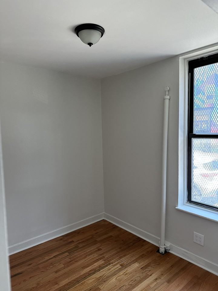 604 E 189th St #1 - Photo 3 of 9