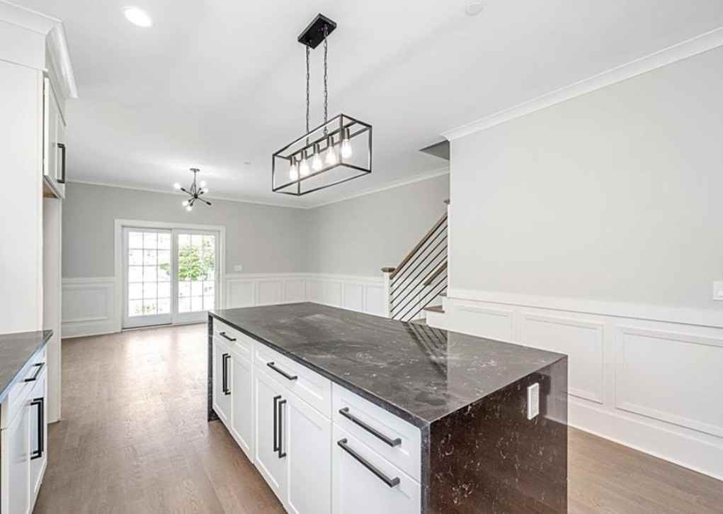 12 Underhill Pl #1 - Photo 3 of 12