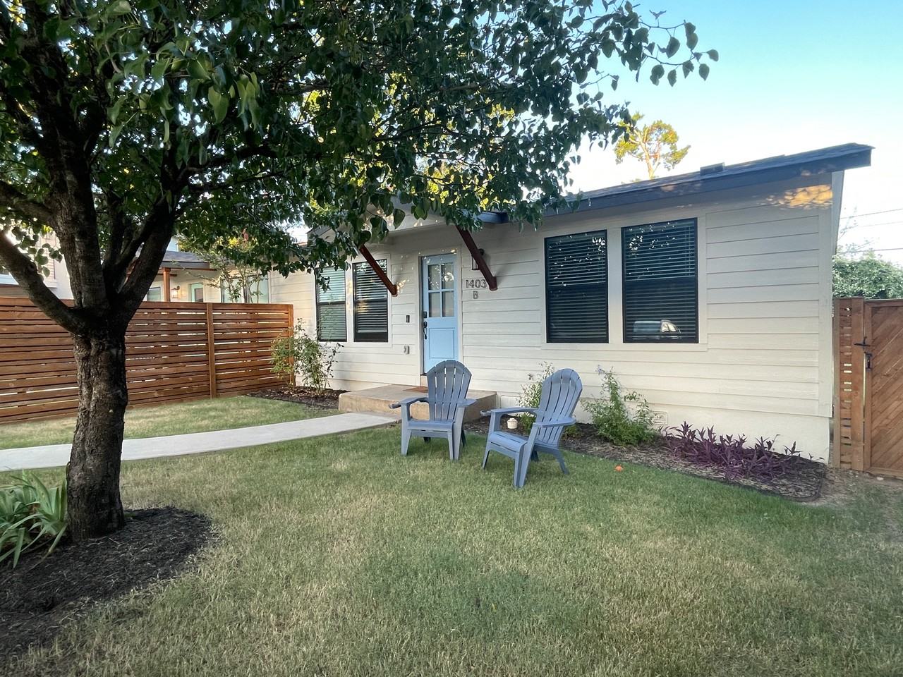 1403 Marcus Pl #B - Photo 2 of 22
