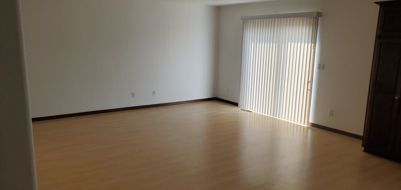 3306 8th St W #B - Photo 4 of 21