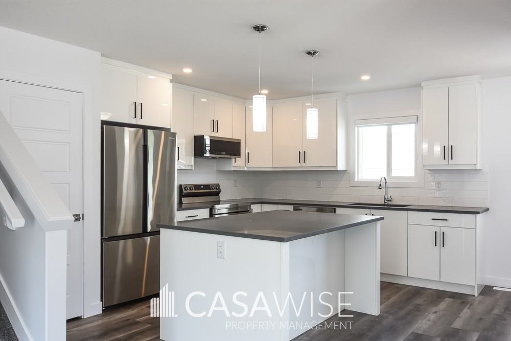 6547 176 Ave Nw #MAIN - Photo 2 of 19
