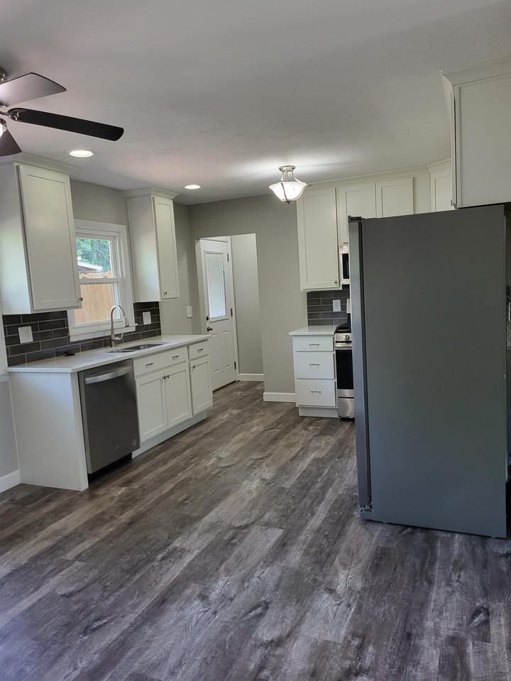 1324 Hillside Dr #1 - Photo 5 of 18