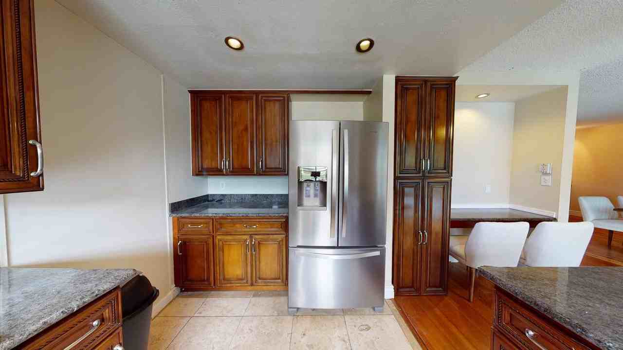 Beautiful Redwood Shores home by the Bay - Photo 7 of 14