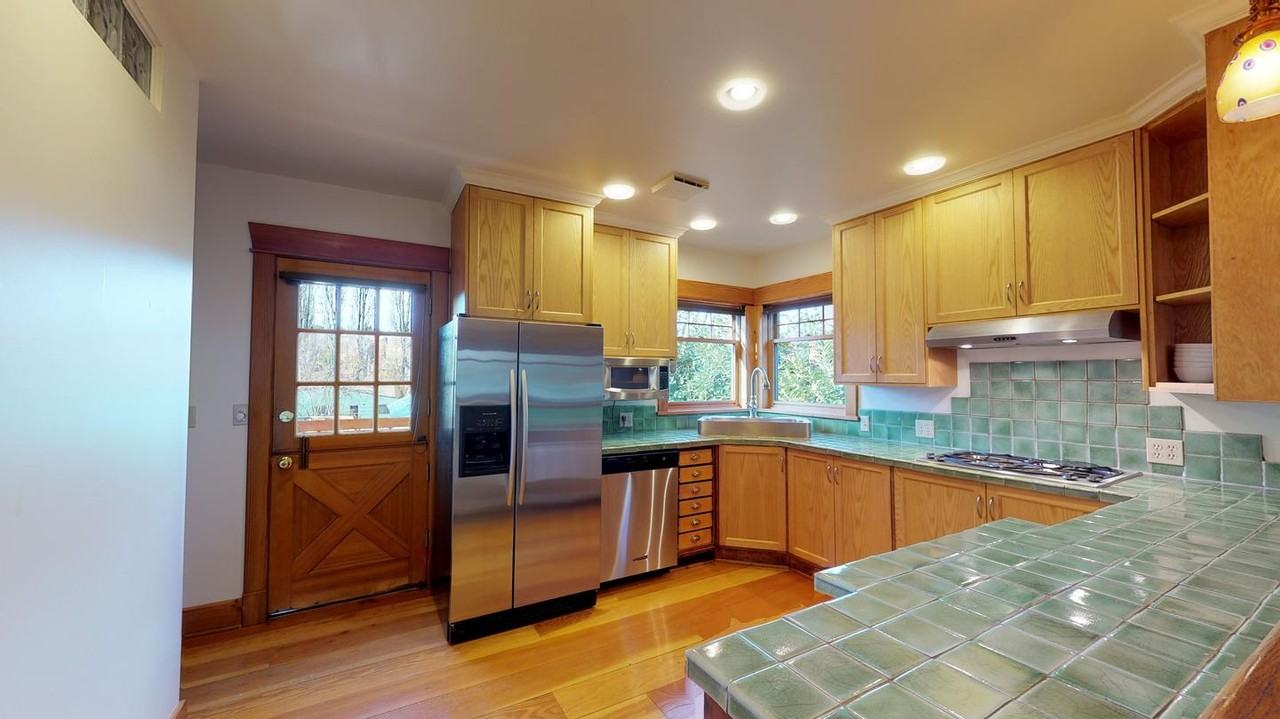 Beautiful Denny Blaine home with deck Apartments in Seattle, WA Zumper