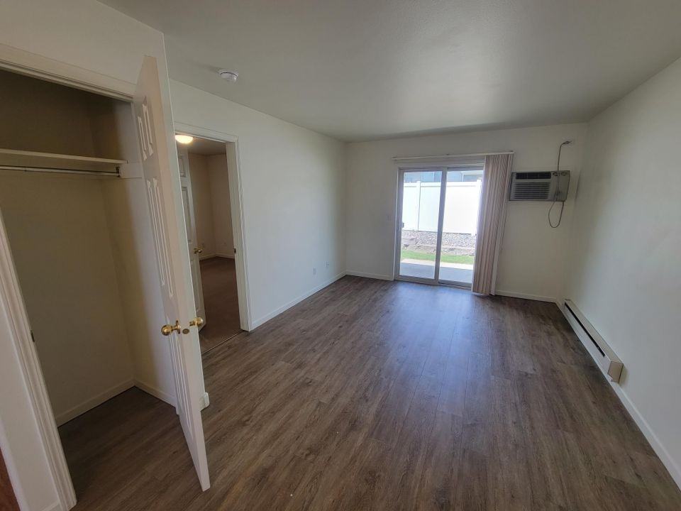 1501 Country Manor Blvd #16 - Photo 2 of 8