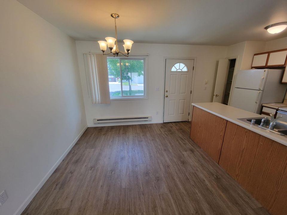 1501 Country Manor Blvd #16 - Photo 3 of 8