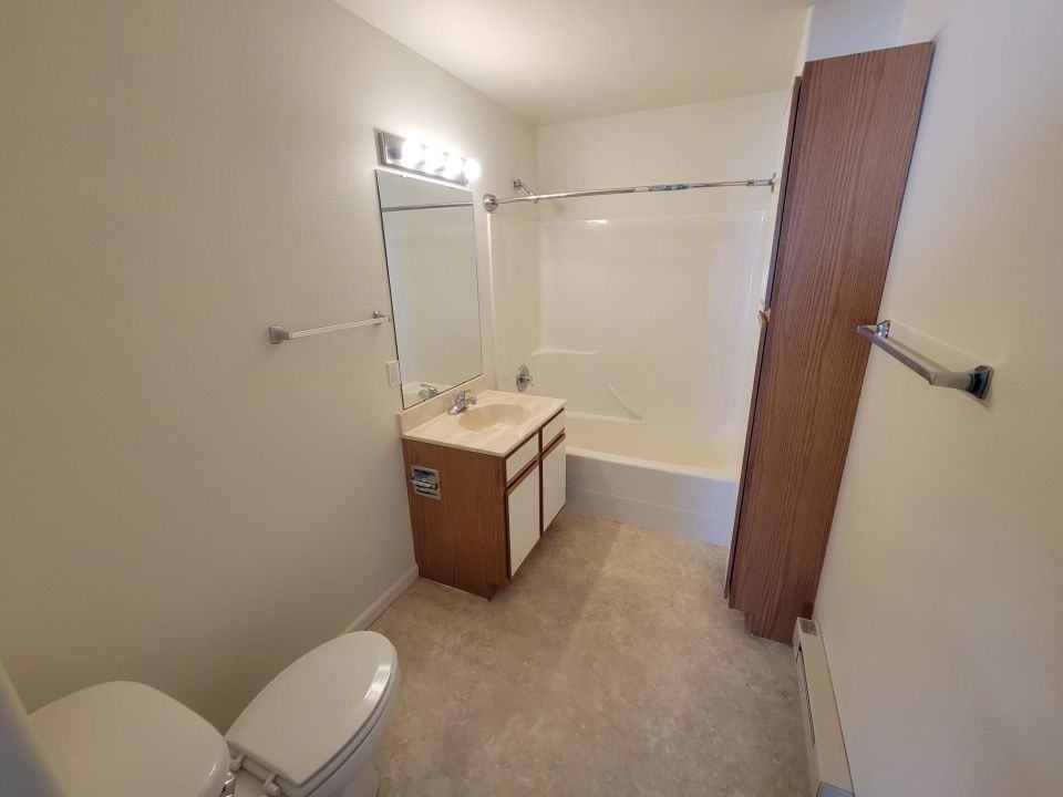 1501 Country Manor Blvd #16 - Photo 6 of 8