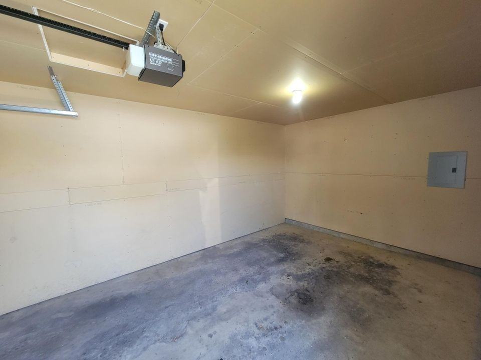 1501 Country Manor Blvd #16 - Photo 7 of 8