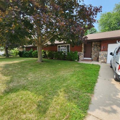 1300 Crestwood Dr - Photo 2 of 38
