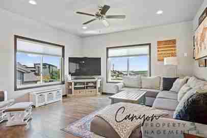 3211 Hendrix Ln - Photo 2 of 15