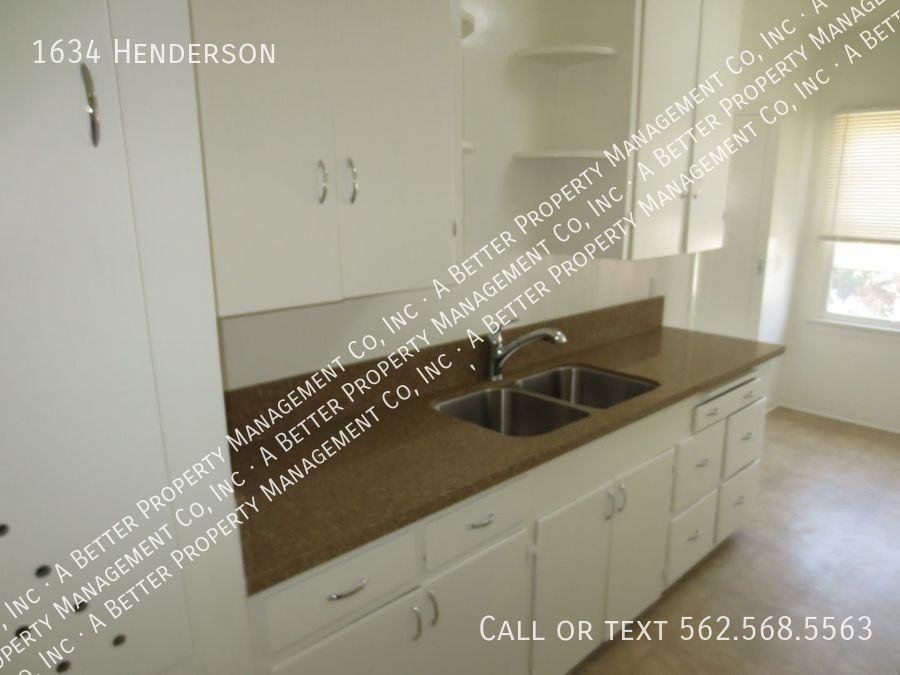 1634 Henderson Ave - Photo 2 of 9