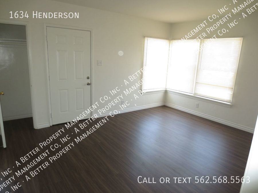 1634 Henderson Ave - Photo 6 of 9