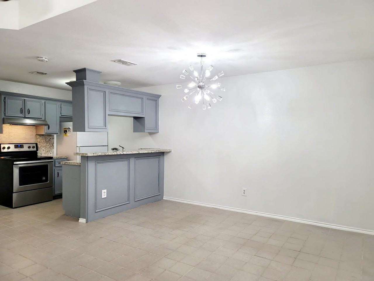 187 Willacy Ave #A - Photo 3 of 16