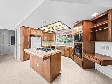 16593 Vladimir Ct #NA - Photo 3 of 5