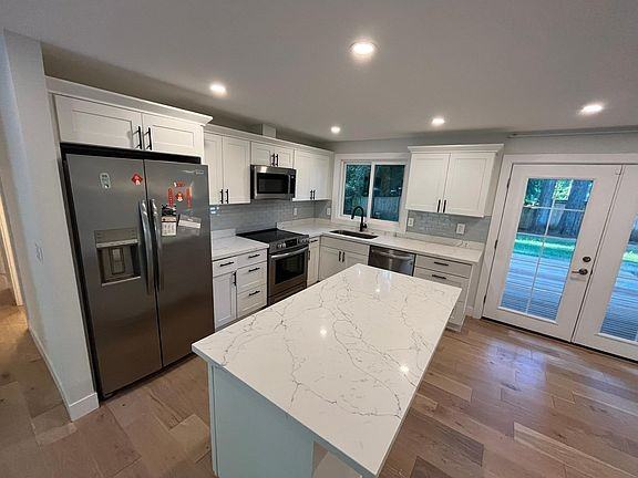 21128 Ne 60th Pl #NA - Photo 2 of 7