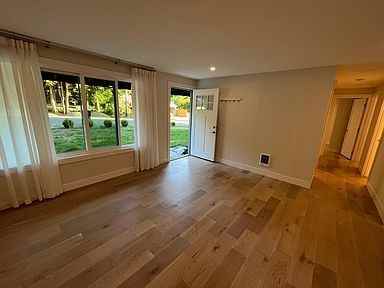 21128 Ne 60th Pl #NA - Photo 3 of 7