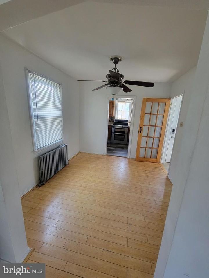 1232 Kings Hwy #NA - Photo 3 of 9